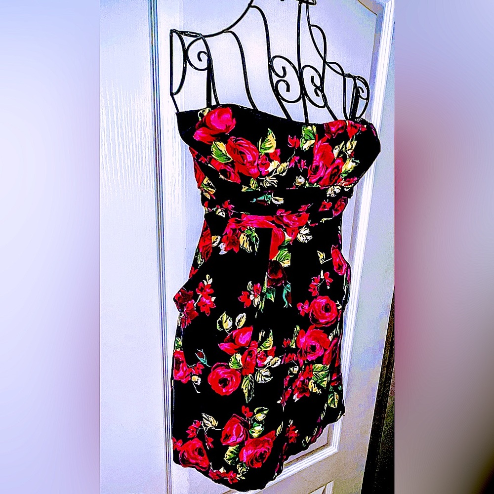 Strapless dress with floral design